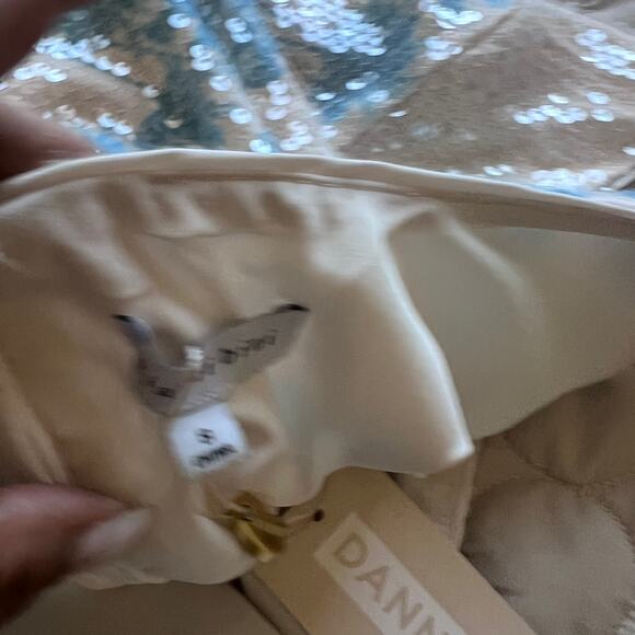 Gianni Bini × DANNIJO “Twiggy” Shift Dress – Sequin Palm Print - Picture 3 of 4